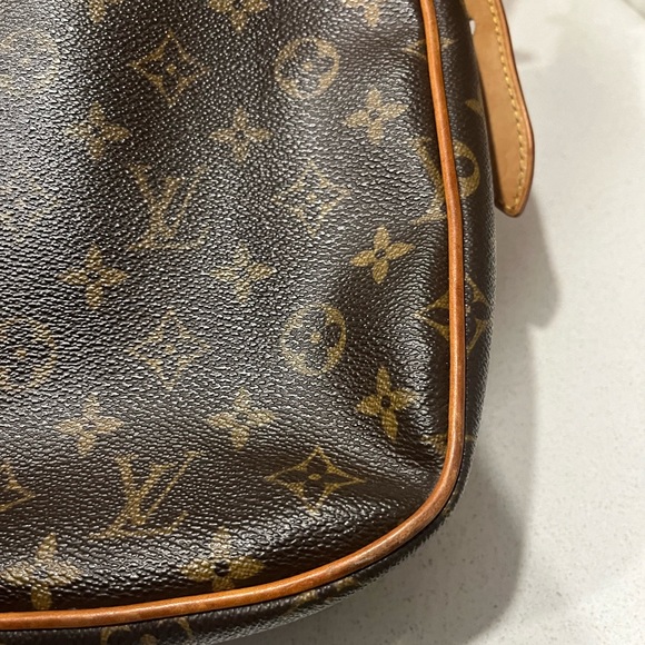 Louis Vuitton authentic Hudson GM crossbody bag - Picture 15 of 16